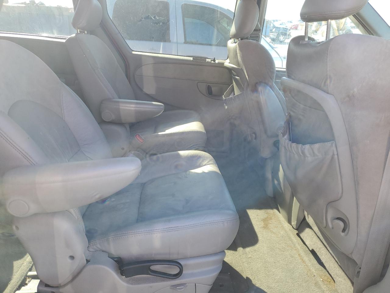 Lot #2972460793 2002 CHRYSLER TOWN & COU