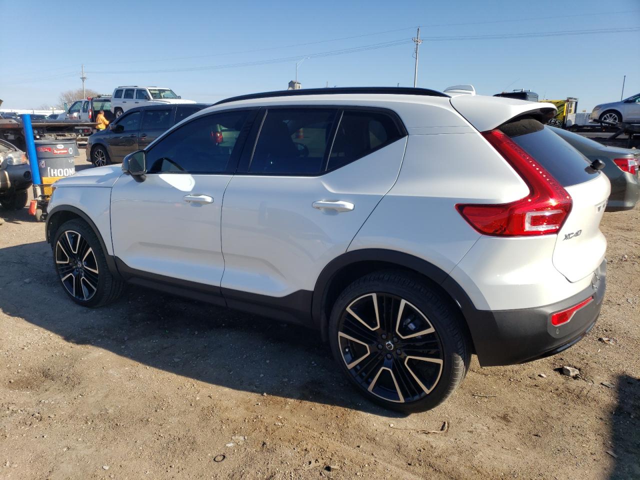 Lot #2989237636 2023 VOLVO XC40 ULTIM