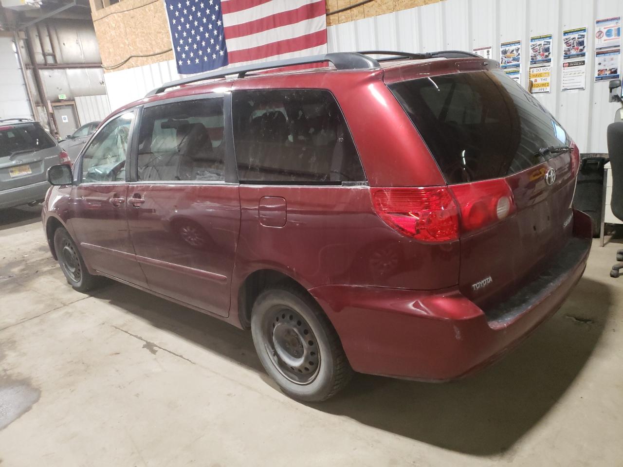 Lot #2991273113 2010 TOYOTA SIENNA CE