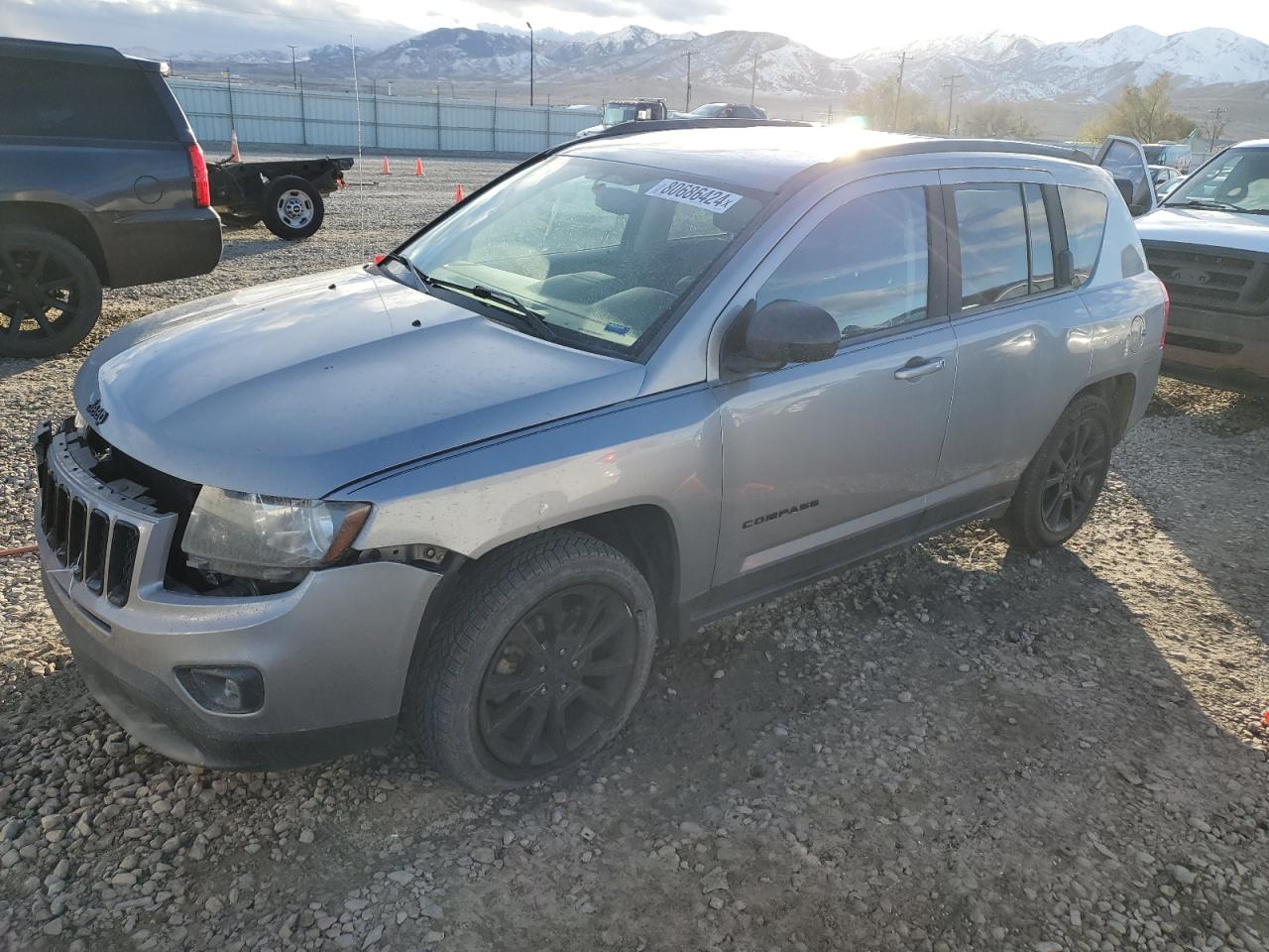  Salvage Jeep Compass