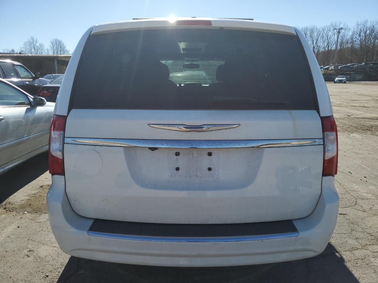 Lot #2976341008 2016 CHRYSLER TOWN & COU