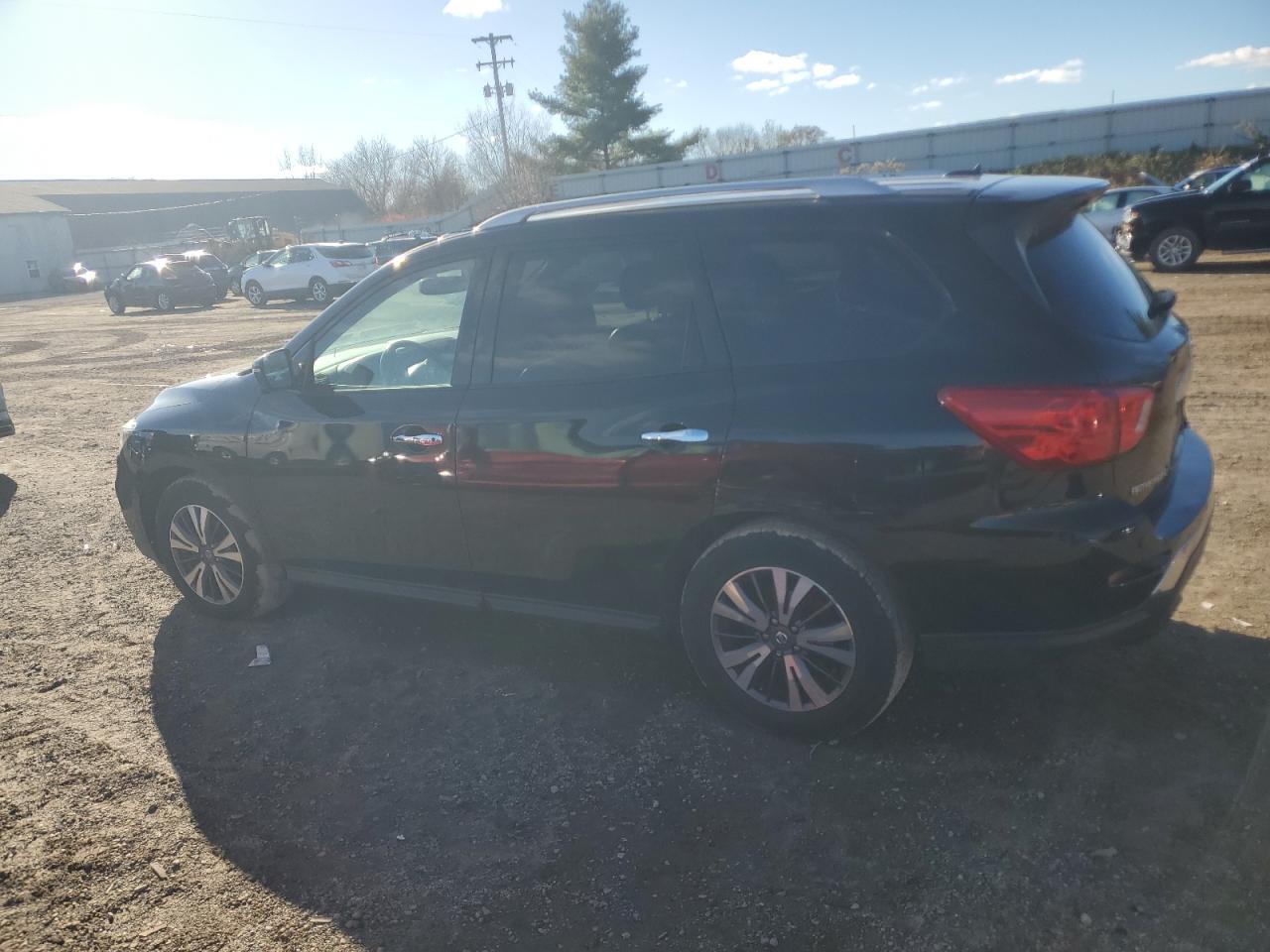 Lot #3048378745 2017 NISSAN PATHFINDER