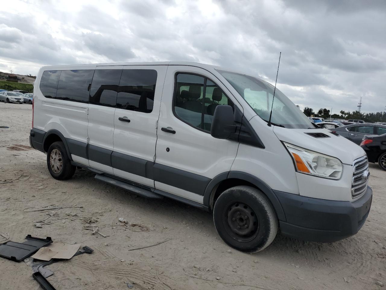 Lot #2991243107 2015 FORD TRANSIT T-