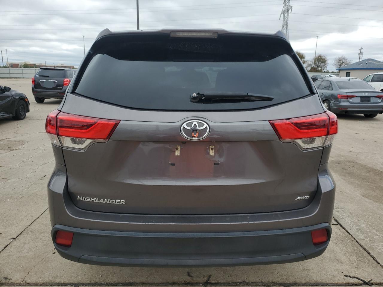 Lot #2956856912 2019 TOYOTA HIGHLANDER