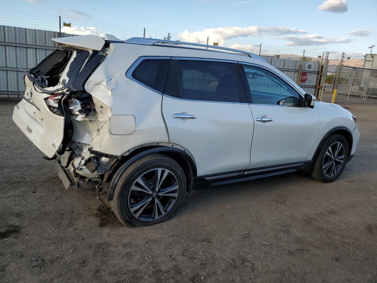 Lot #3044582210 2017 NISSAN ROGUE S