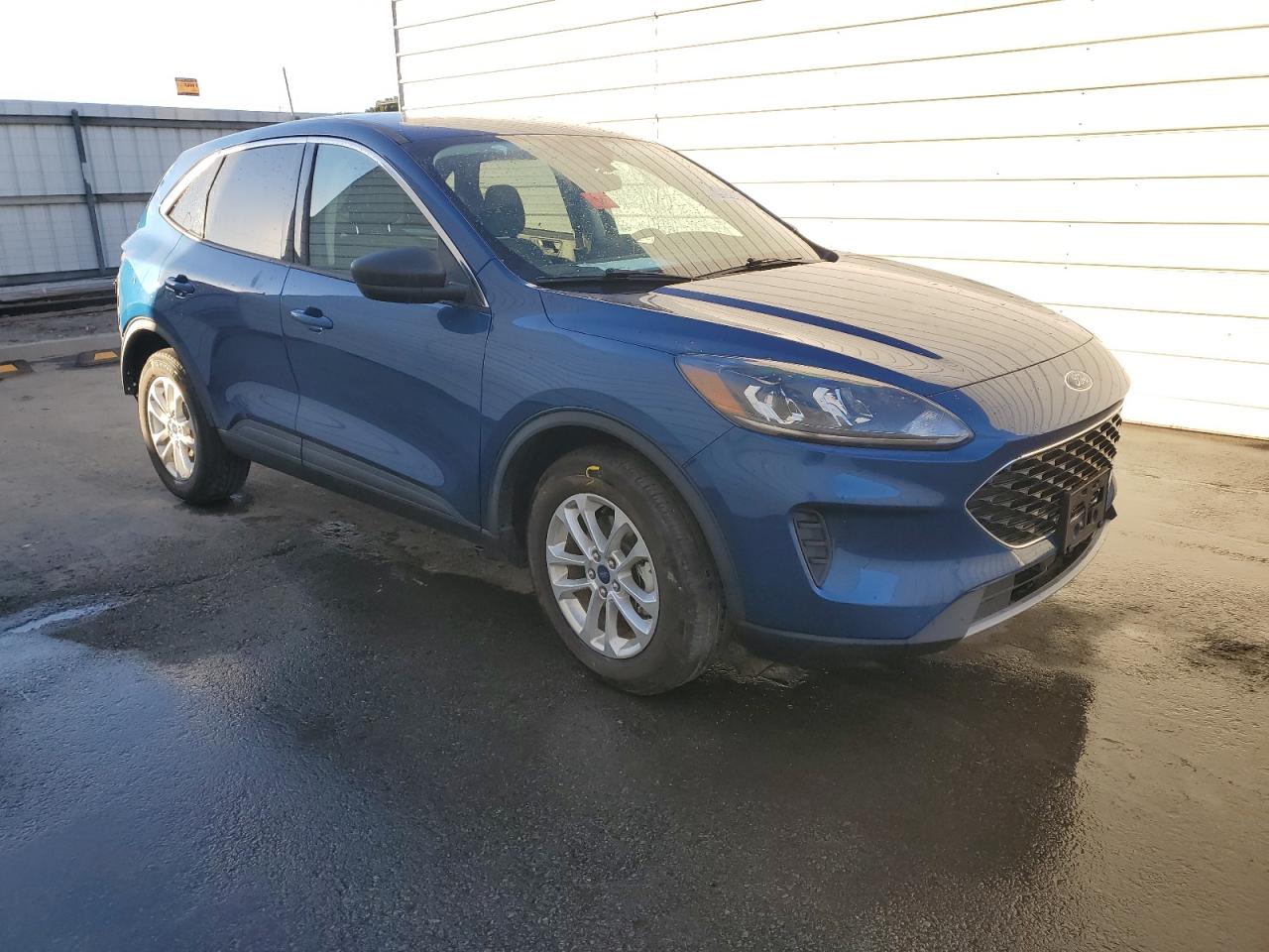 Lot #2988965542 2022 FORD ESCAPE SE