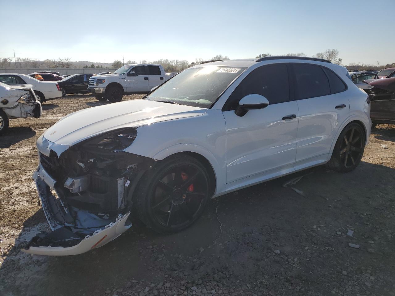  Salvage Porsche Cayenne