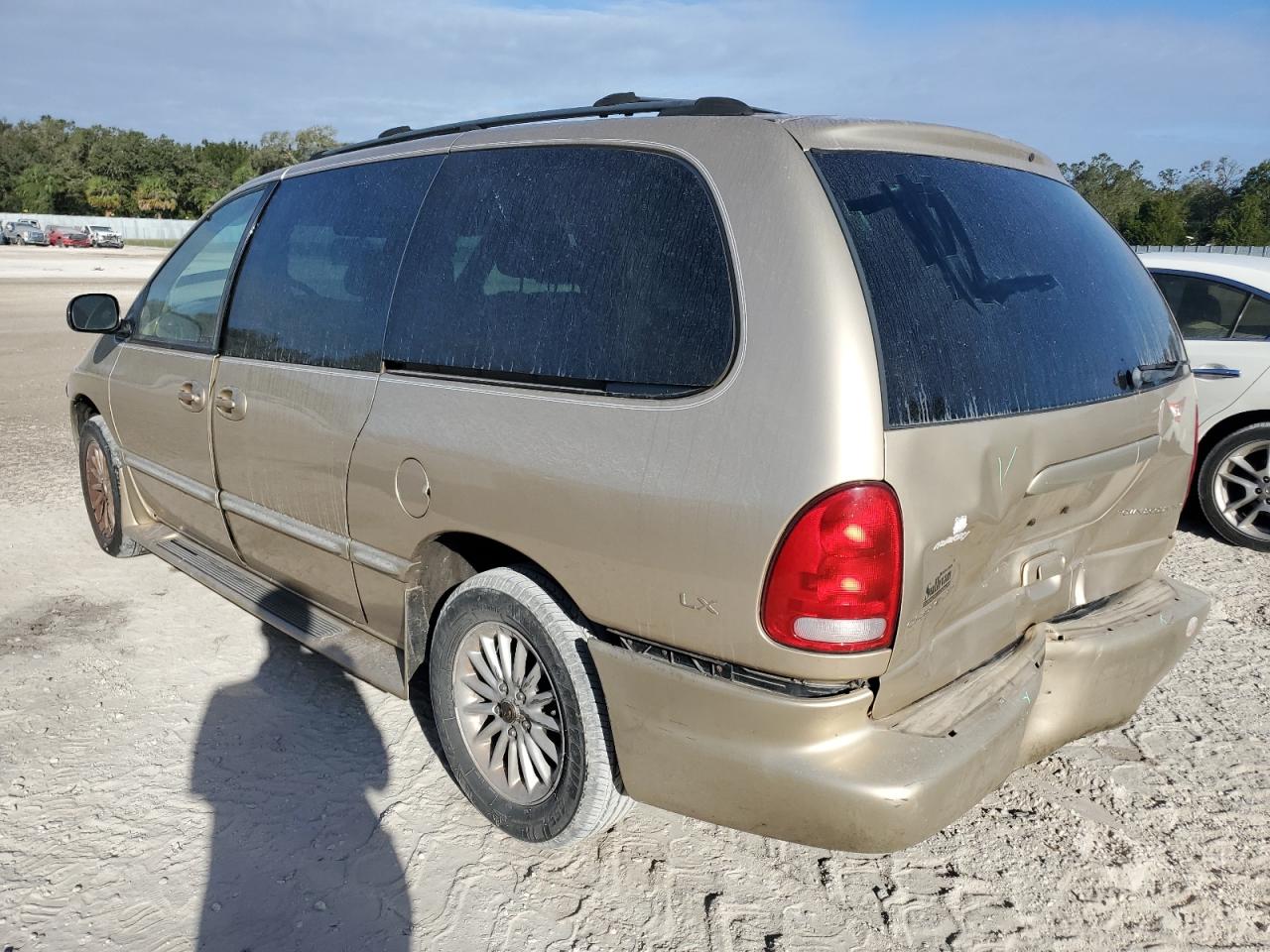 Lot #2986817219 2000 CHRYSLER TOWN & COU