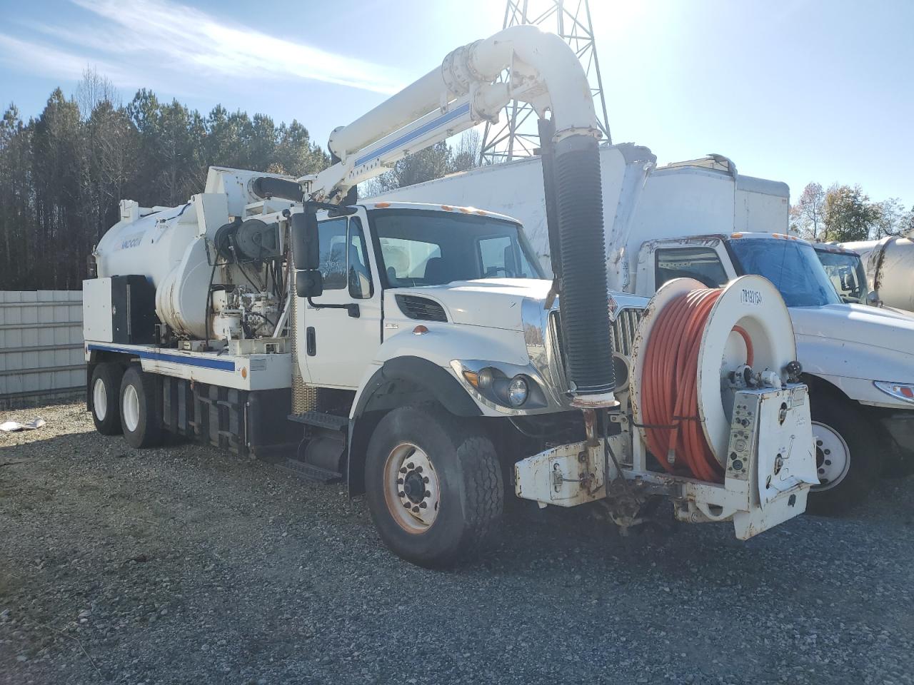 Lot #2988465769 2009 INTERNATIONAL 7000 7400