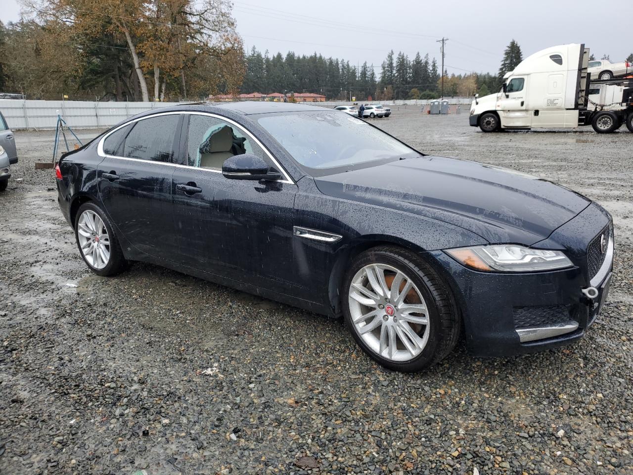 Lot #3024197833 2016 JAGUAR XF PRESTIG