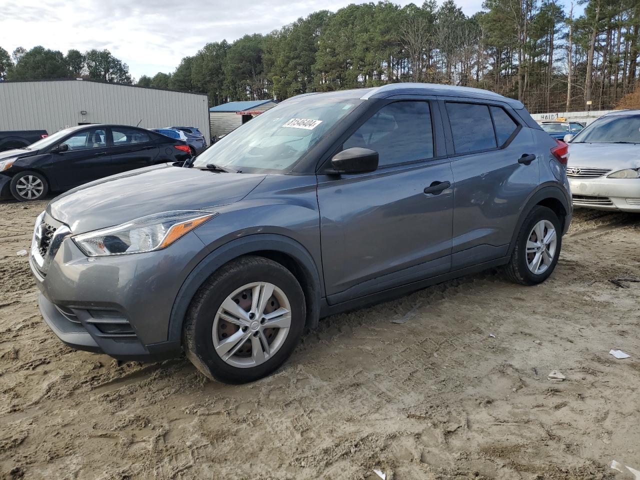 NISSAN KICKS S
