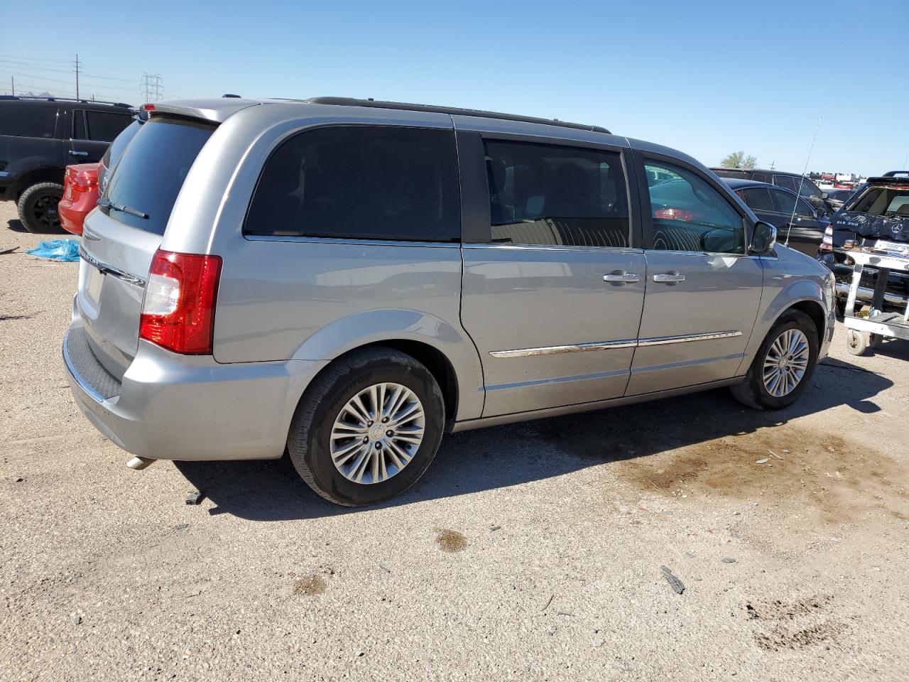 Lot #2993354852 2015 CHRYSLER TOWN & COU