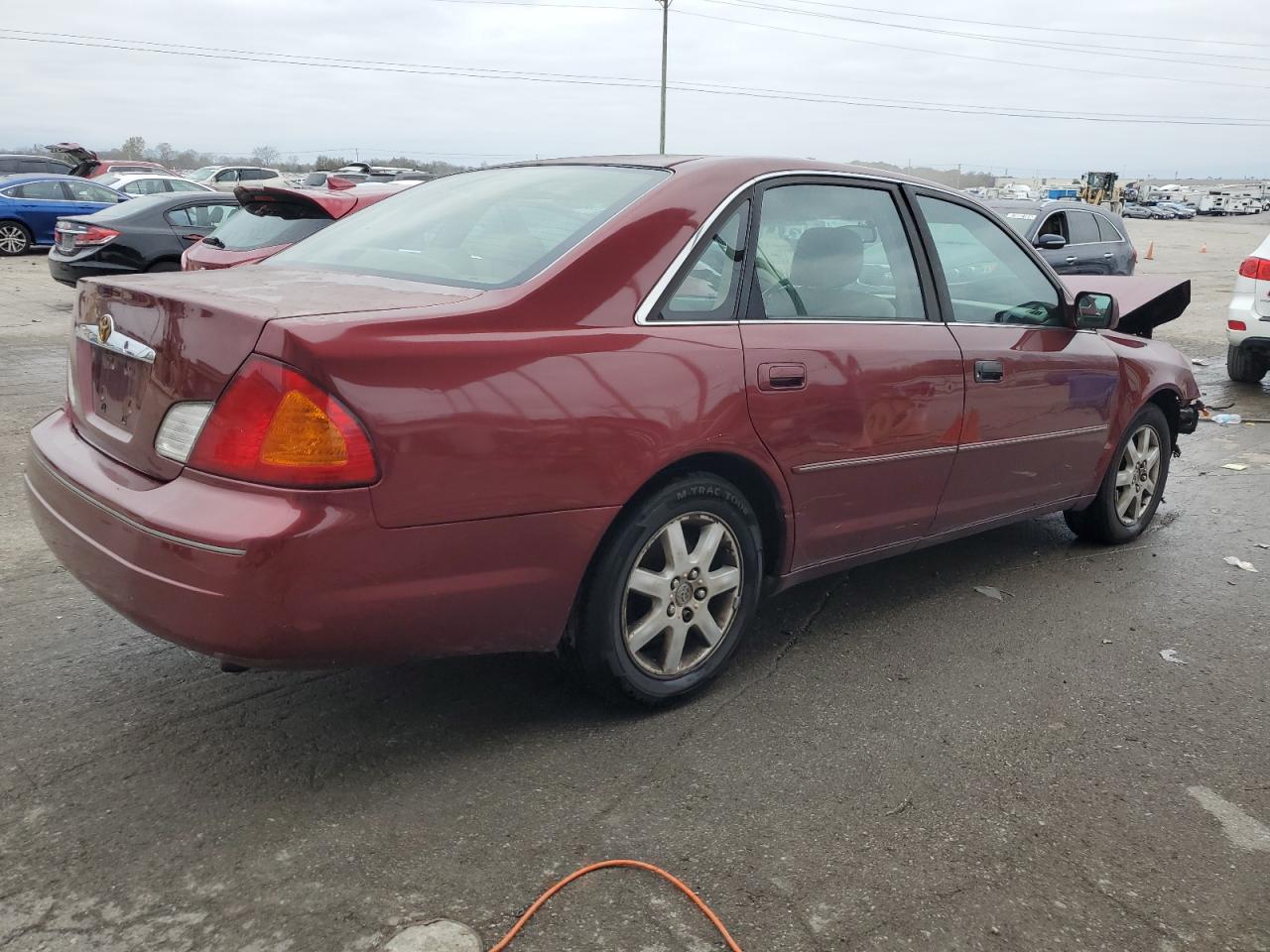 Lot #3024196846 2000 TOYOTA AVALON XL