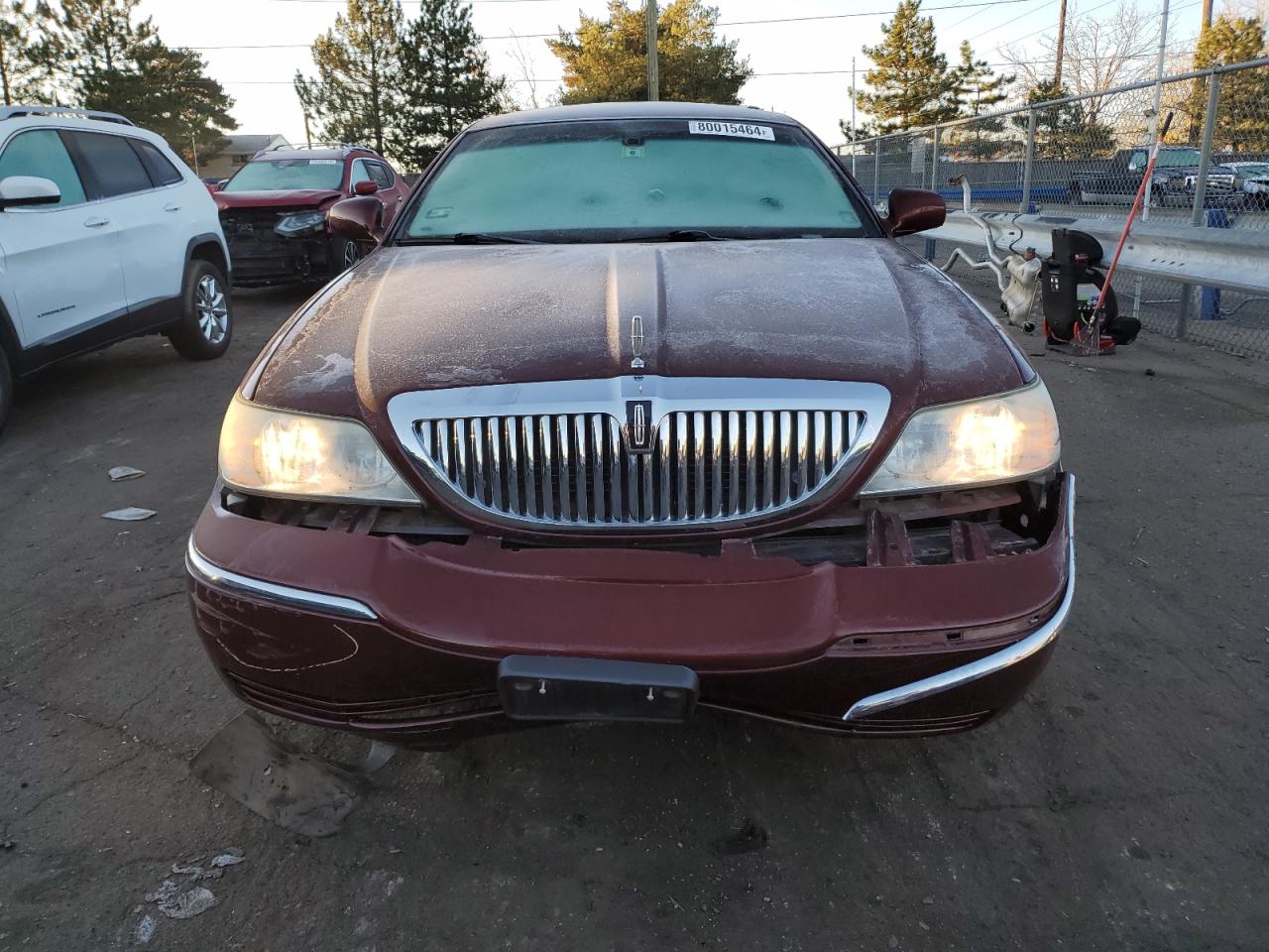 Lot #3026235274 2004 LINCOLN TOWN CAR E