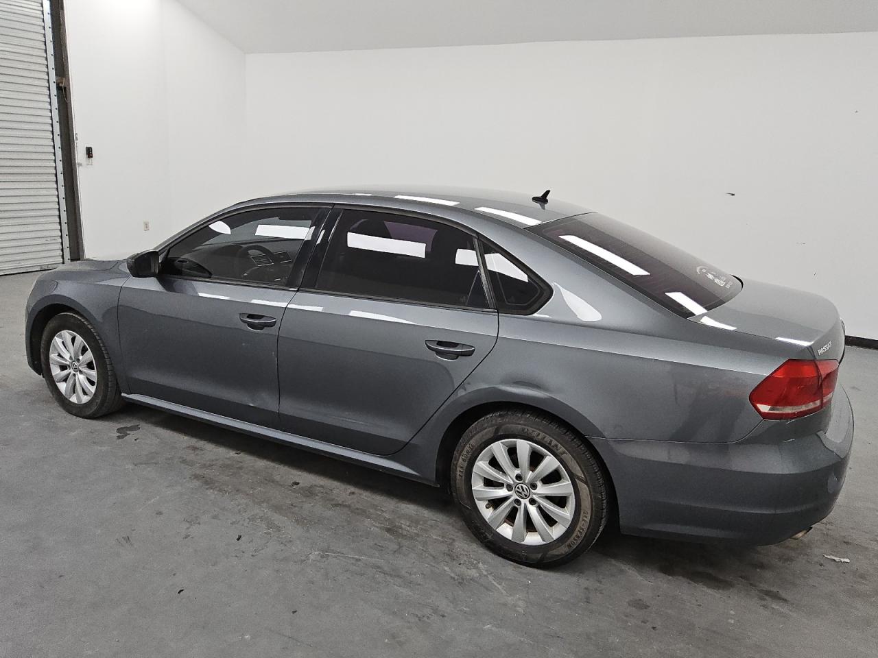 Lot #3041880415 2013 VOLKSWAGEN PASSAT S