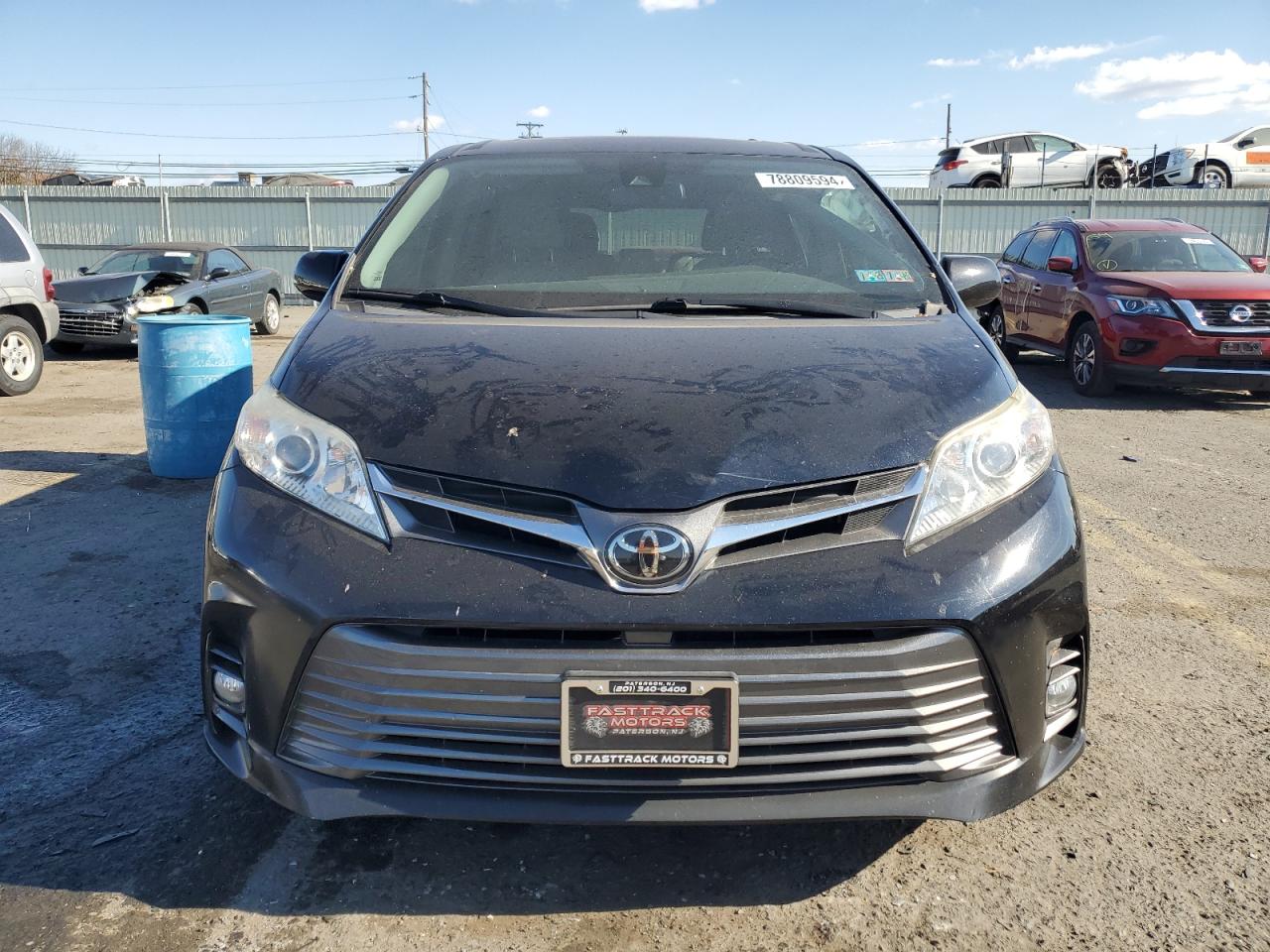 Lot #3023332256 2018 TOYOTA SIENNA XLE