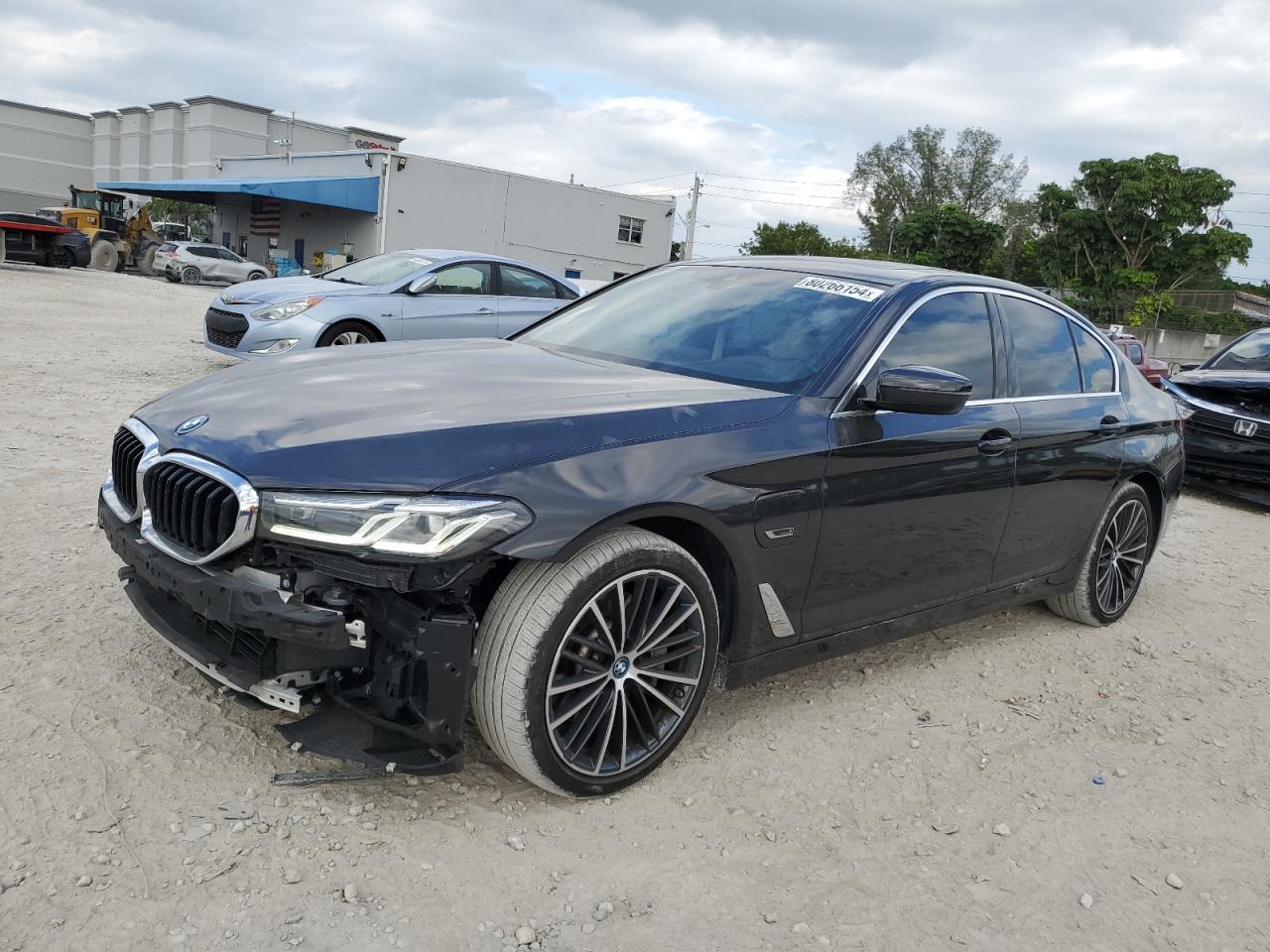 Lot #2981365656 2022 BMW 530E