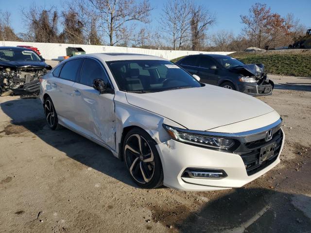 VIN 1HGCV2F35KA026684 2019 HONDA ACCORD no.4