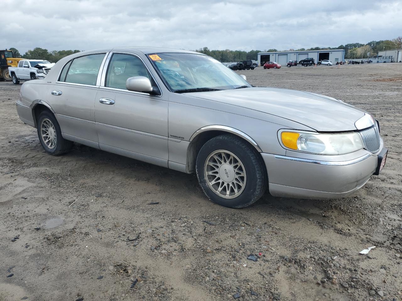 Lot #2962478720 2000 LINCOLN TOWN CAR S