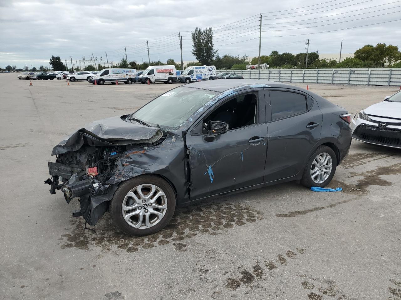 Lot #2985978168 2018 TOYOTA YARIS IA