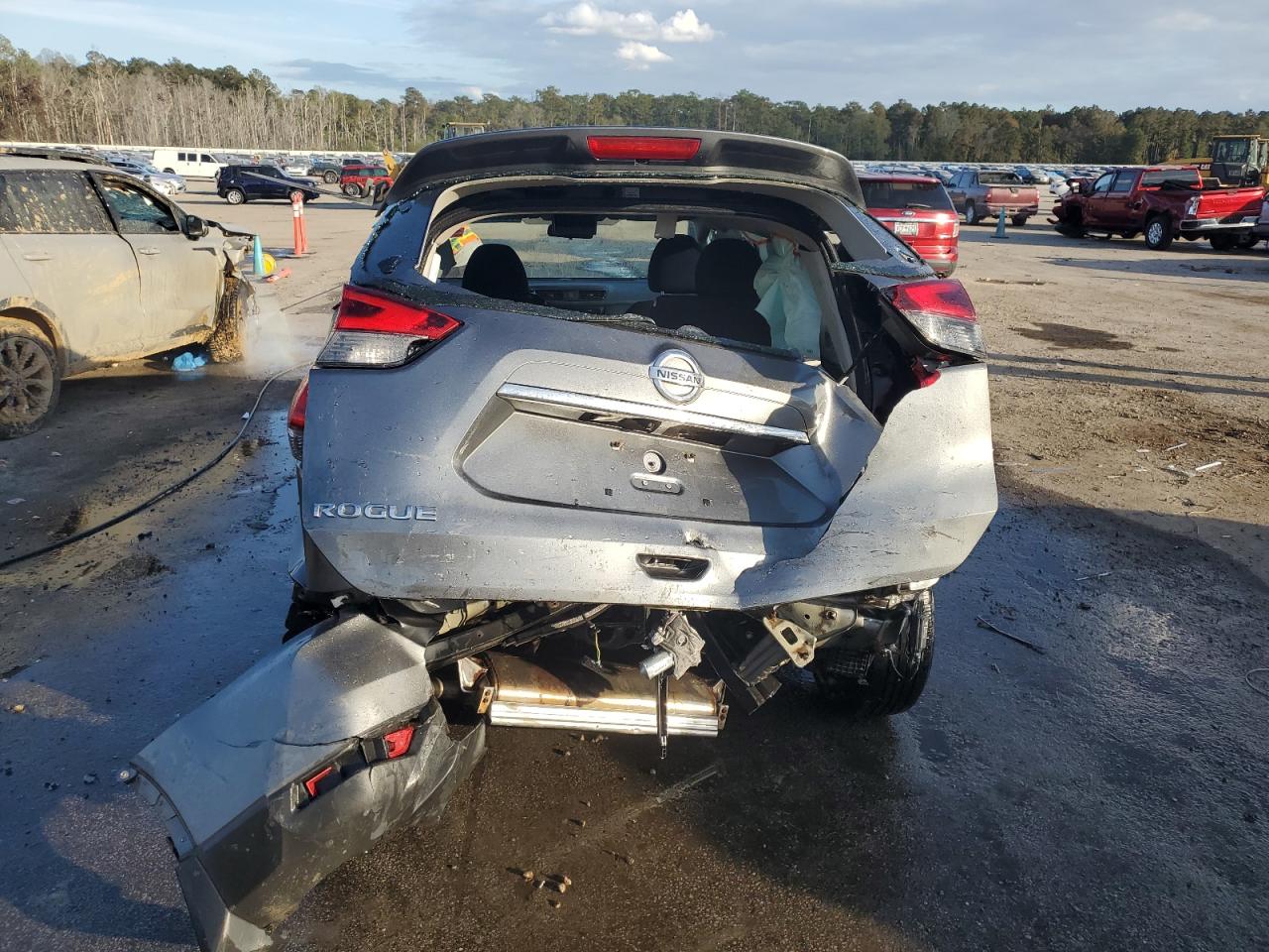 Lot #2970034966 2017 NISSAN ROGUE S