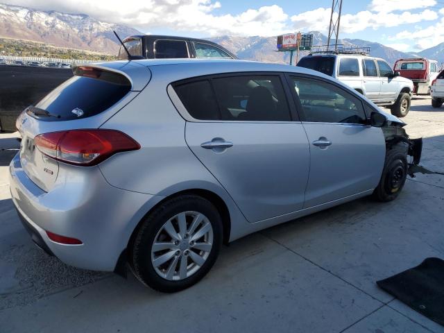 VIN KNAFX5A88F5316830 2015 KIA FORTE no.3