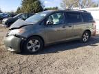 TOYOTA SIENNA LE снимка