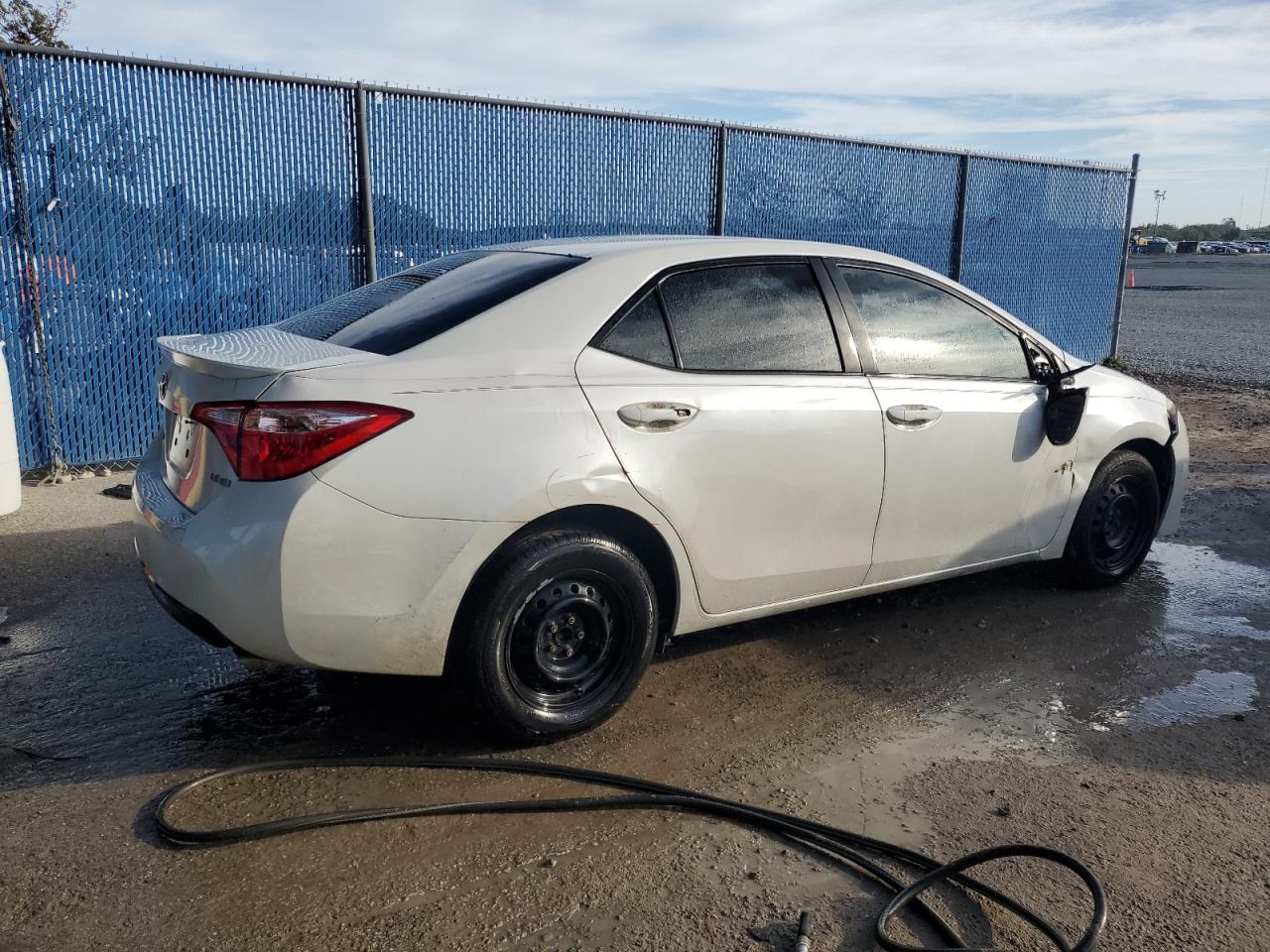 Lot #3028506972 2017 TOYOTA COROLLA LE