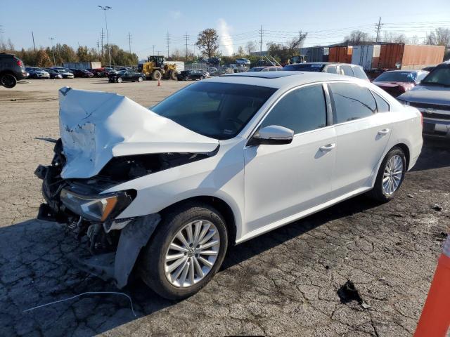 2016 VOLKSWAGEN PASSAT SE - 1VWBT7A32GC010956