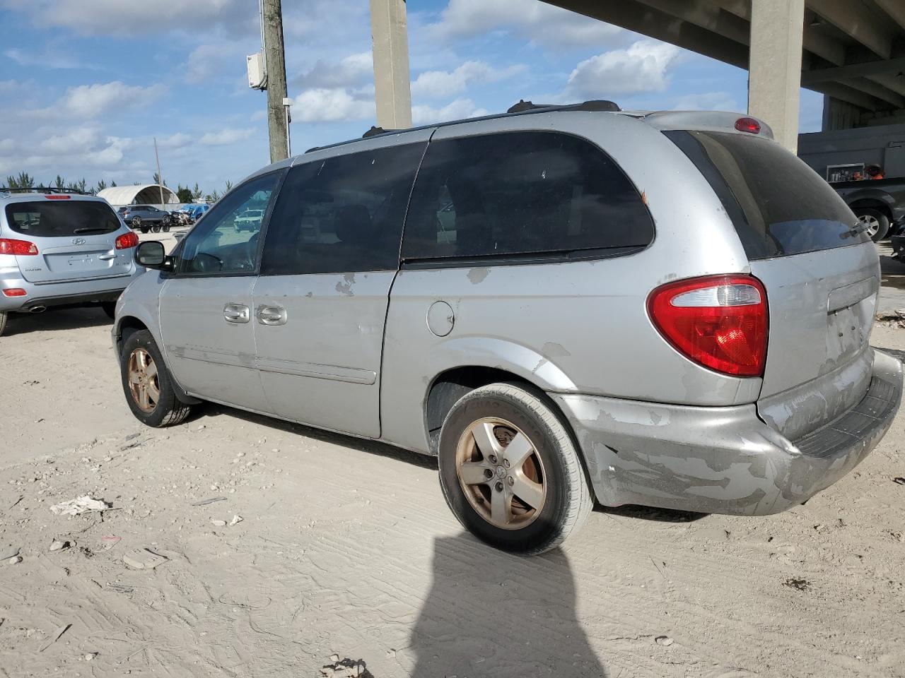 Lot #2978972634 2005 DODGE GRAND CARA