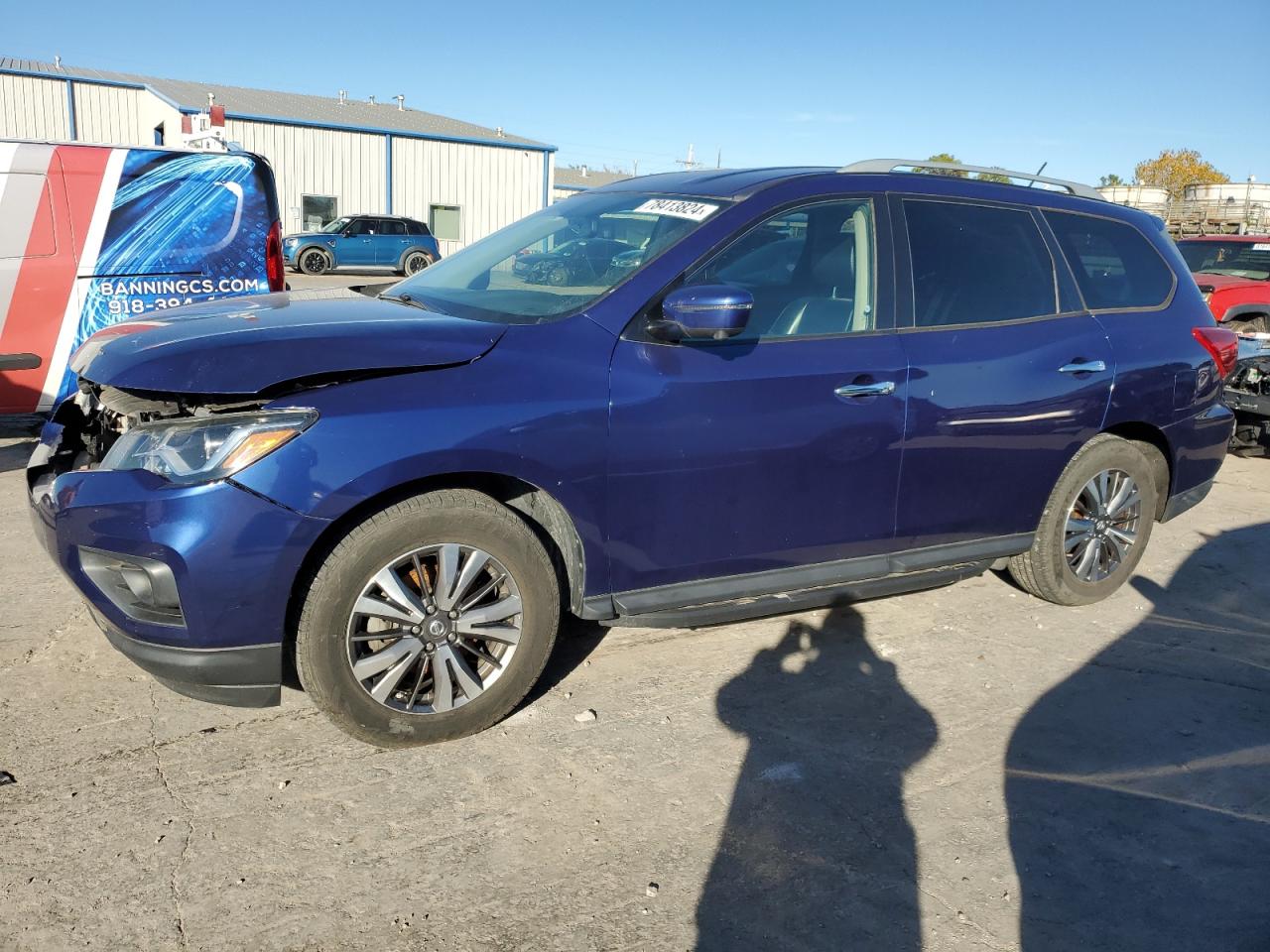  Salvage Nissan Pathfinder