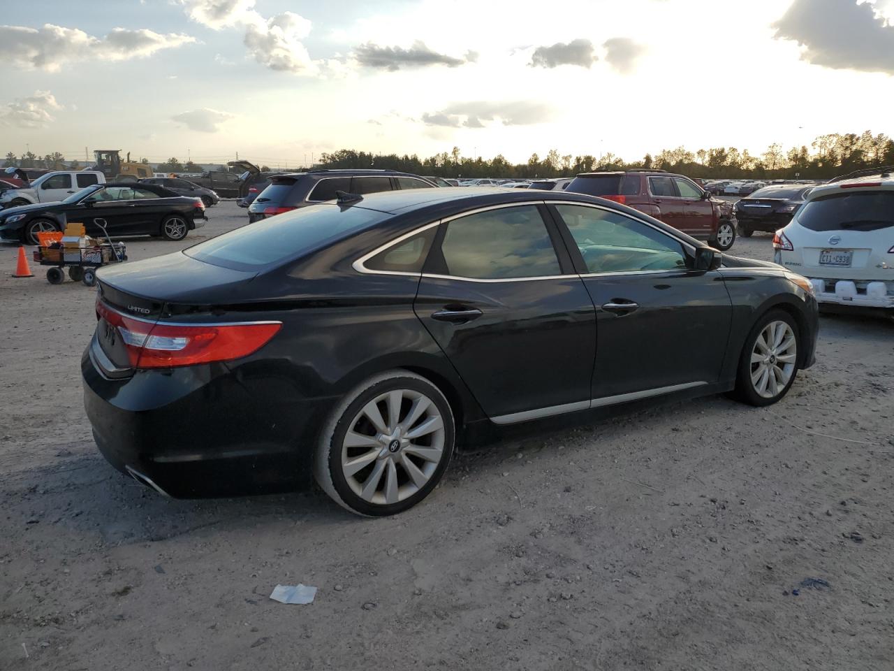 Lot #3008871561 2017 HYUNDAI AZERA LIMI