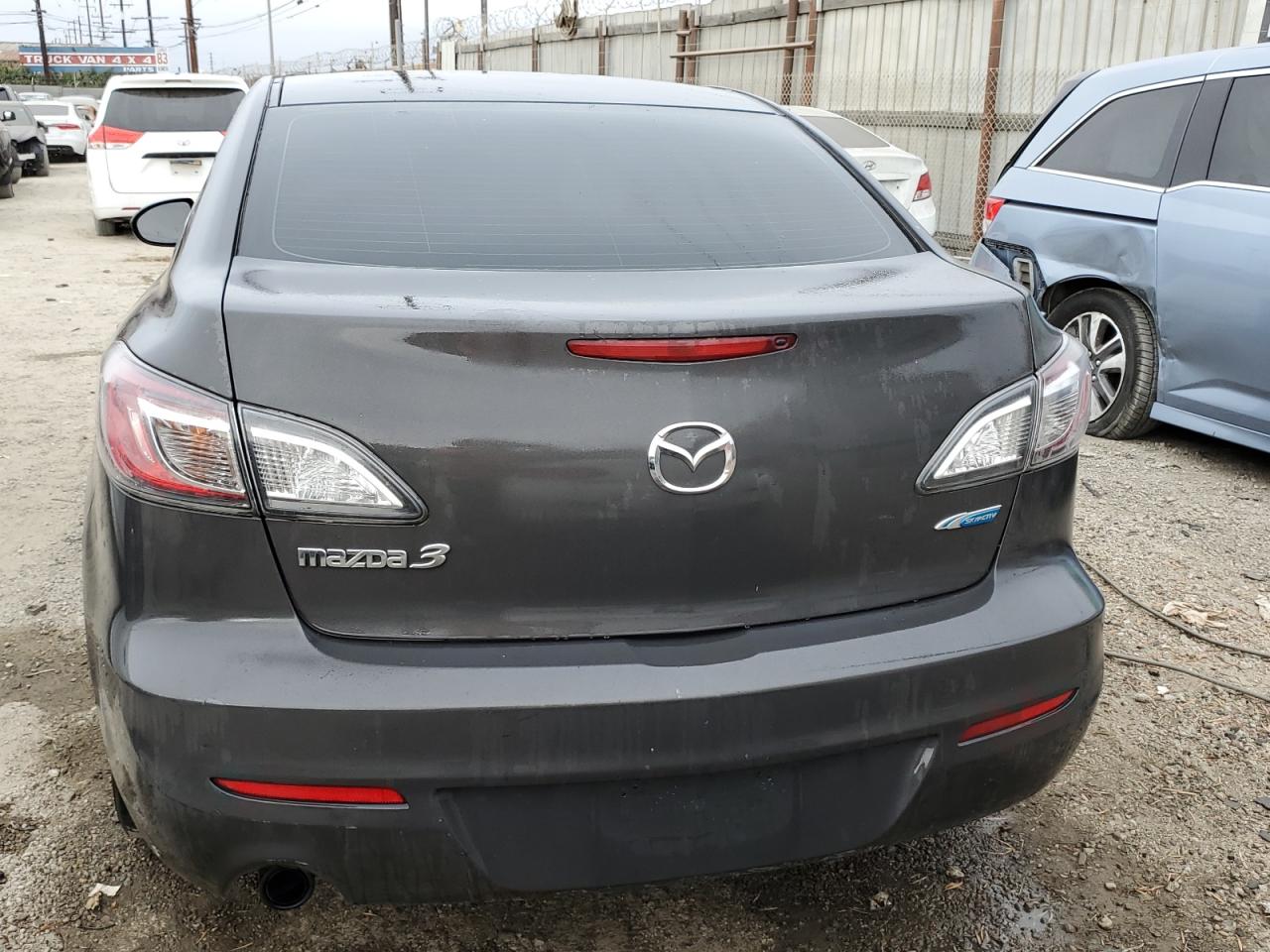 Lot #3025702302 2013 MAZDA 3 I