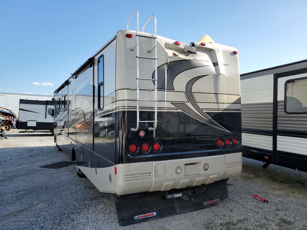 Lot #3024698657 2010 FTWD MOTORHOME