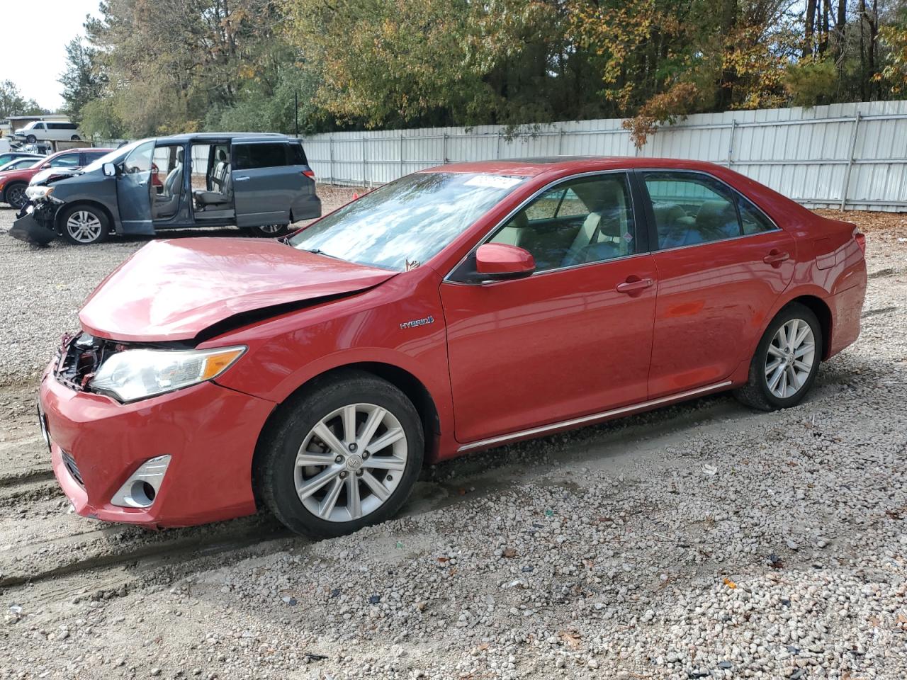 Lot #2976872307 2013 TOYOTA CAMRY HYBR