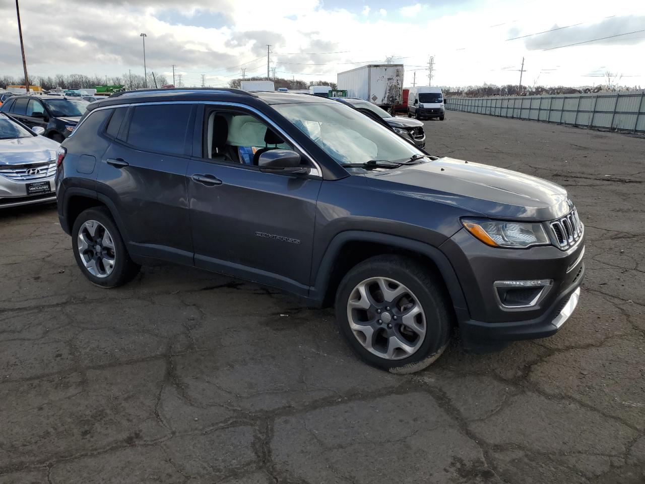 Lot #3034317079 2018 JEEP COMPASS LI