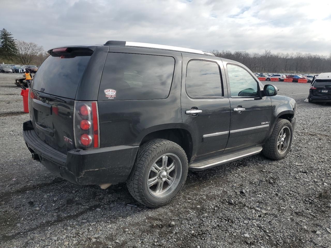 Lot #2989202644 2011 GMC YUKON DENA