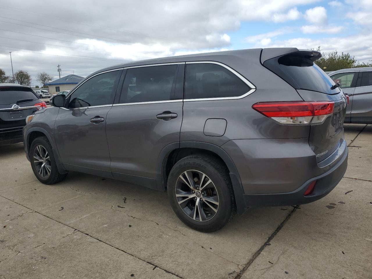 Lot #2956856912 2019 TOYOTA HIGHLANDER