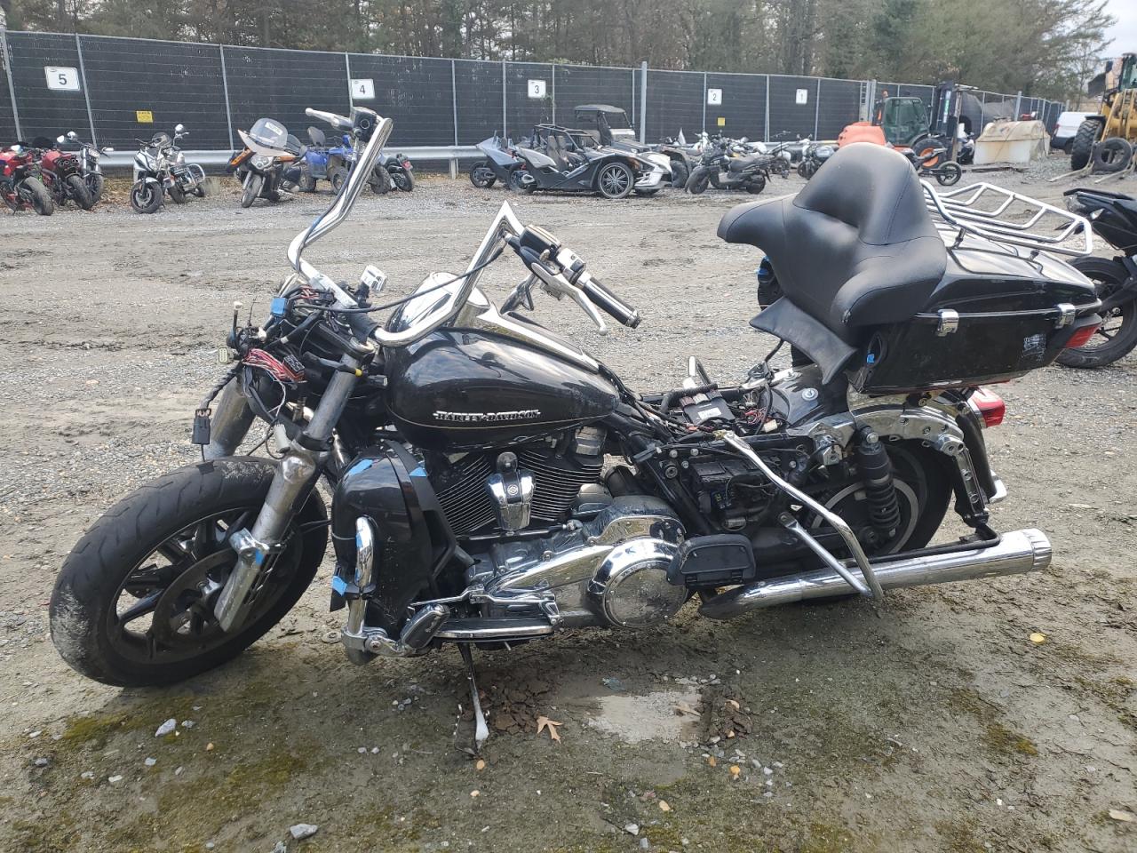 Lot #2991396856 2017 HARLEY-DAVIDSON FLHTKL ULT