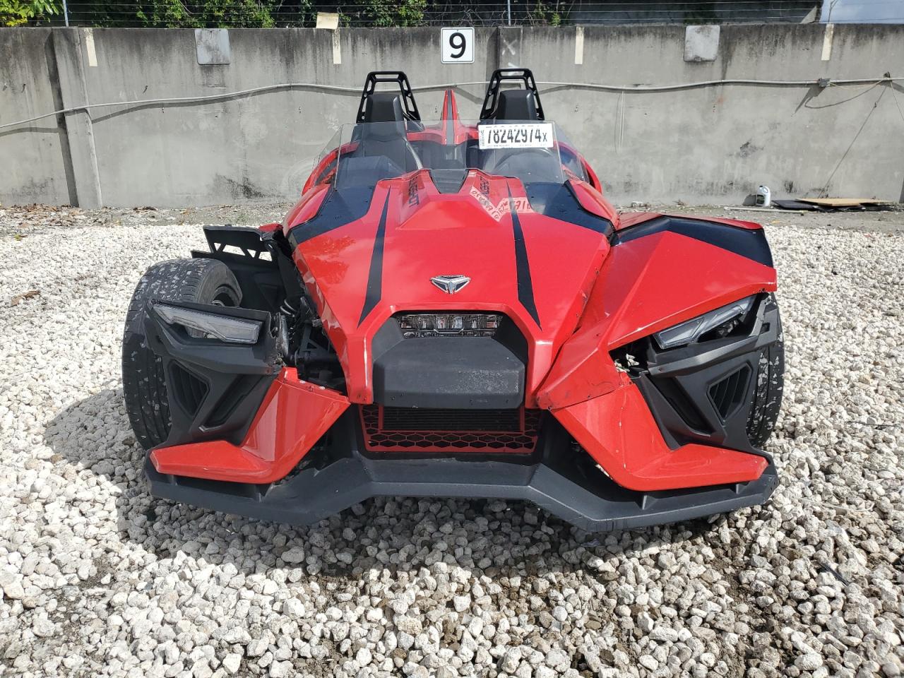 Lot #3028504918 2021 POLARIS SLINGSHOT