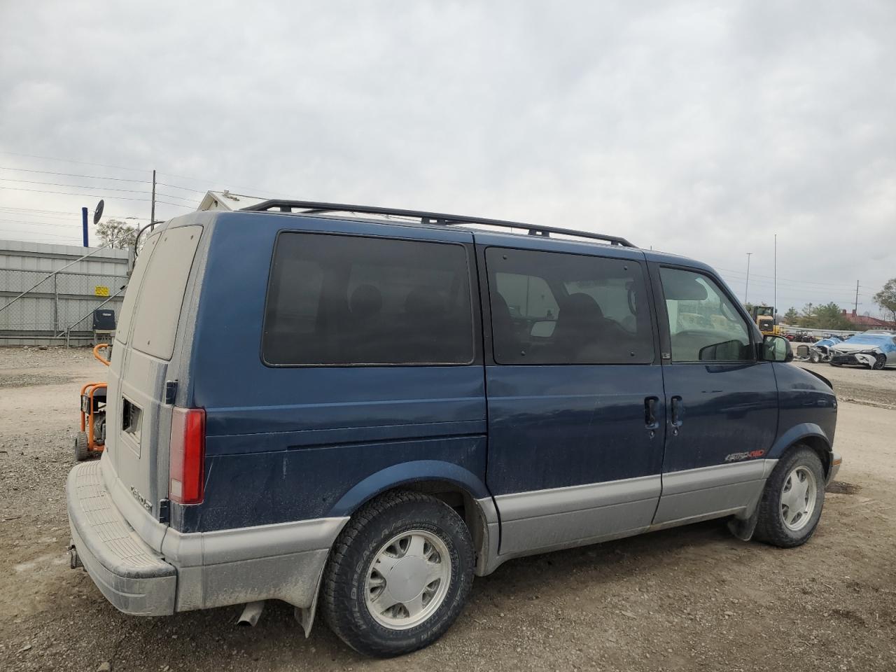 Lot #3006434113 2000 CHEVROLET ASTRO