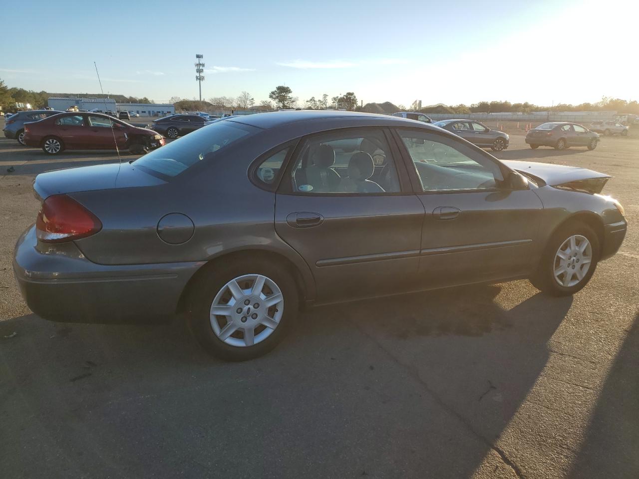 Lot #2988133032 2005 FORD TAURUS SE