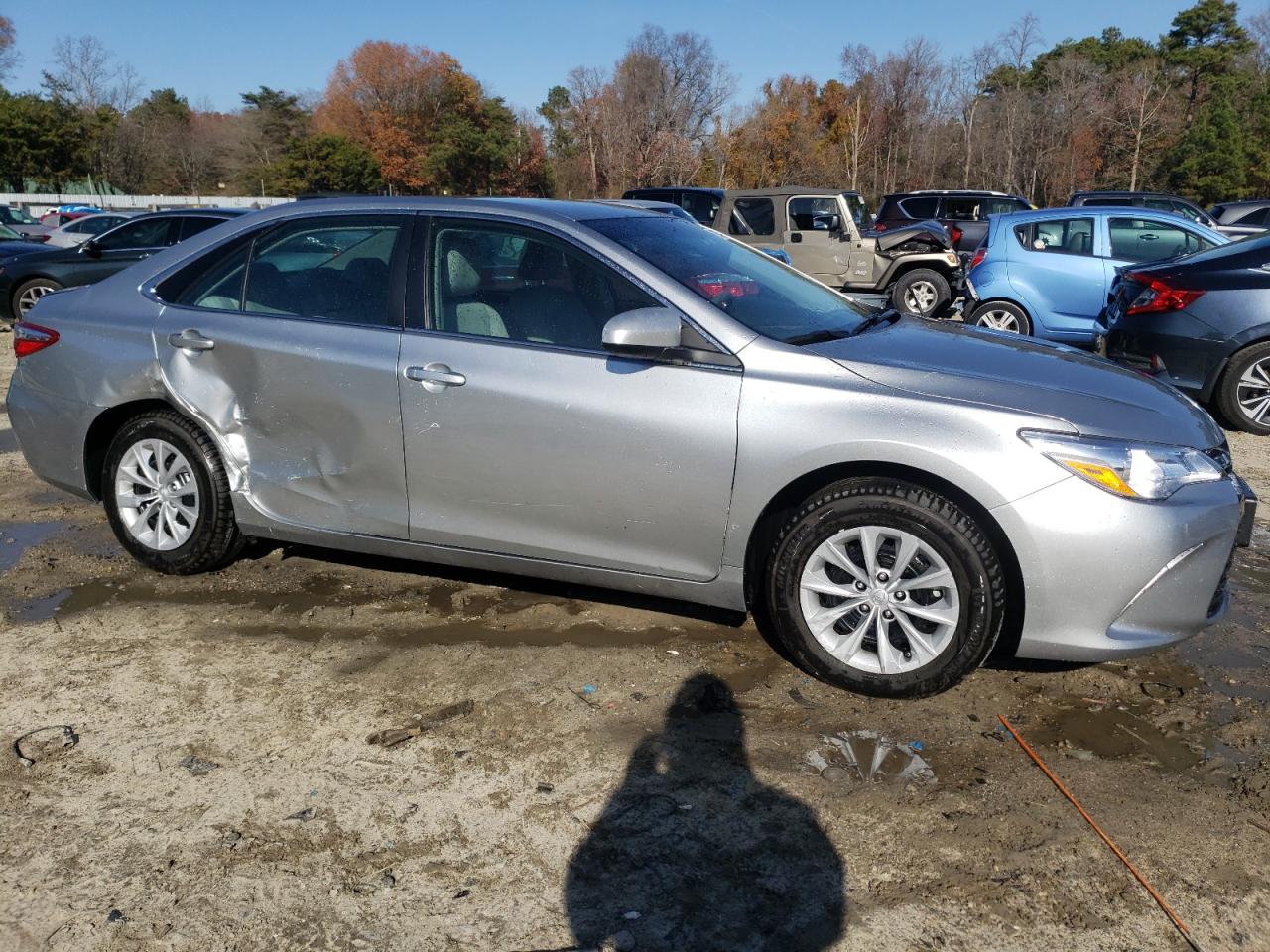 Lot #3020904882 2015 TOYOTA CAMRY LE