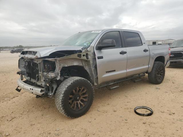 VIN 5TFDY5F13JX690598 2018 Toyota Tundra, Crewmax Sr5 no.1