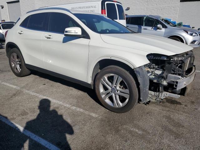 VIN WDCTG4EB3GJ208754 2016 MERCEDES-BENZ GLA-CLASS no.4