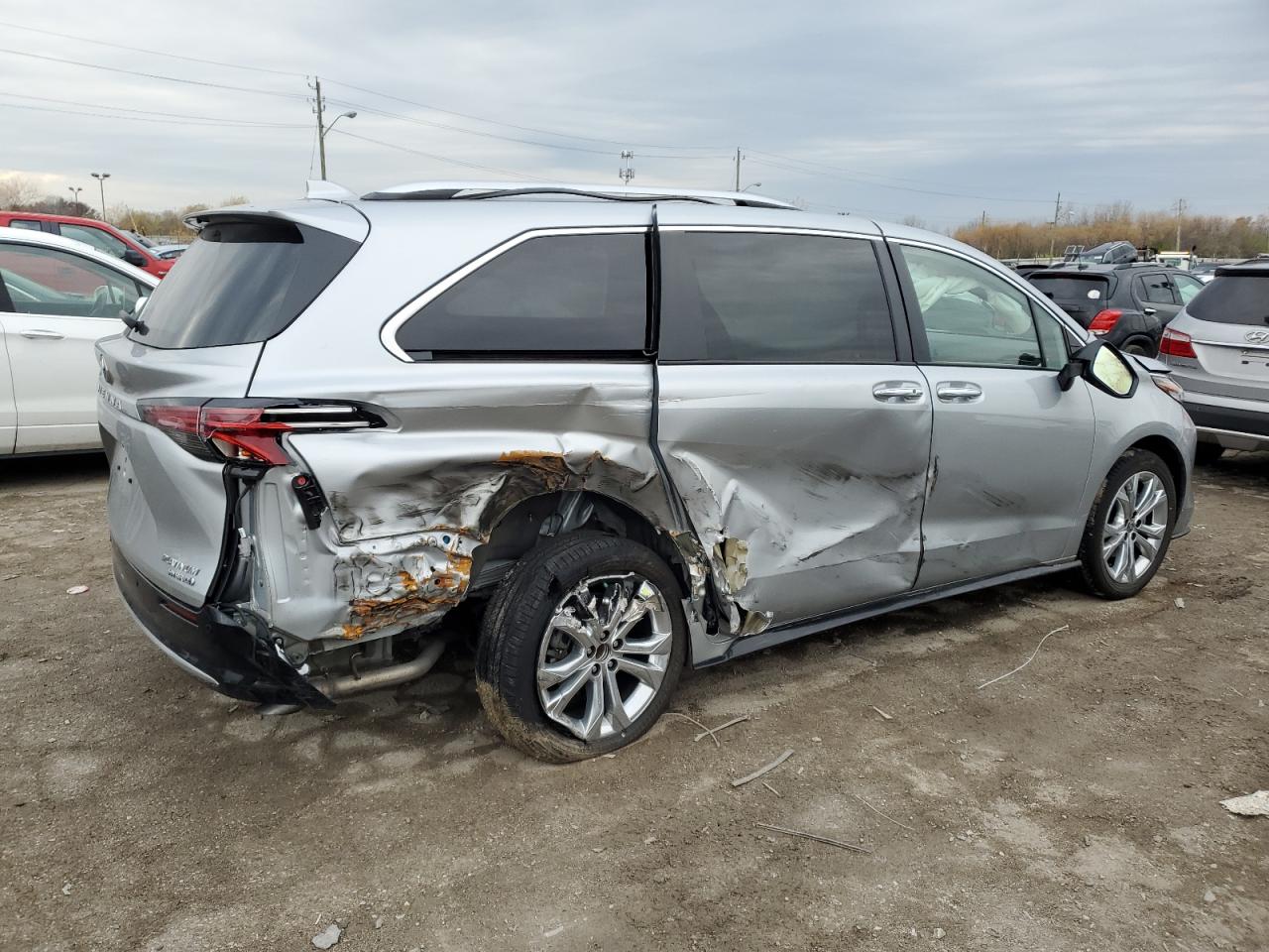 Lot #3028292799 2022 TOYOTA SIENNA LIM