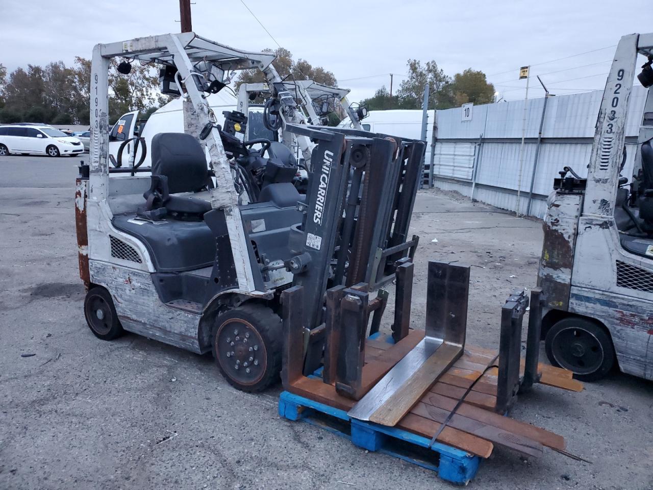 Lot #3020986324 2015 NISSAN FORKLIFT