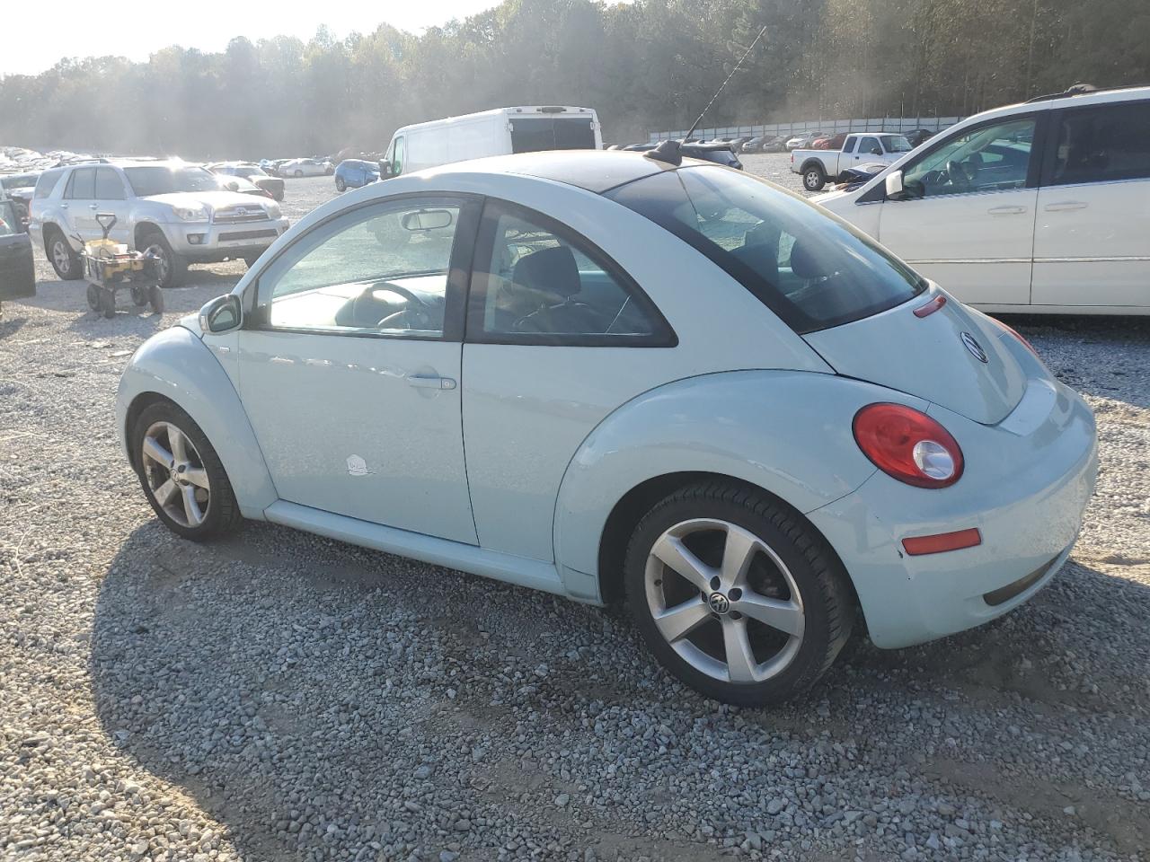 Lot #2989262748 2010 VOLKSWAGEN NEW BEETLE