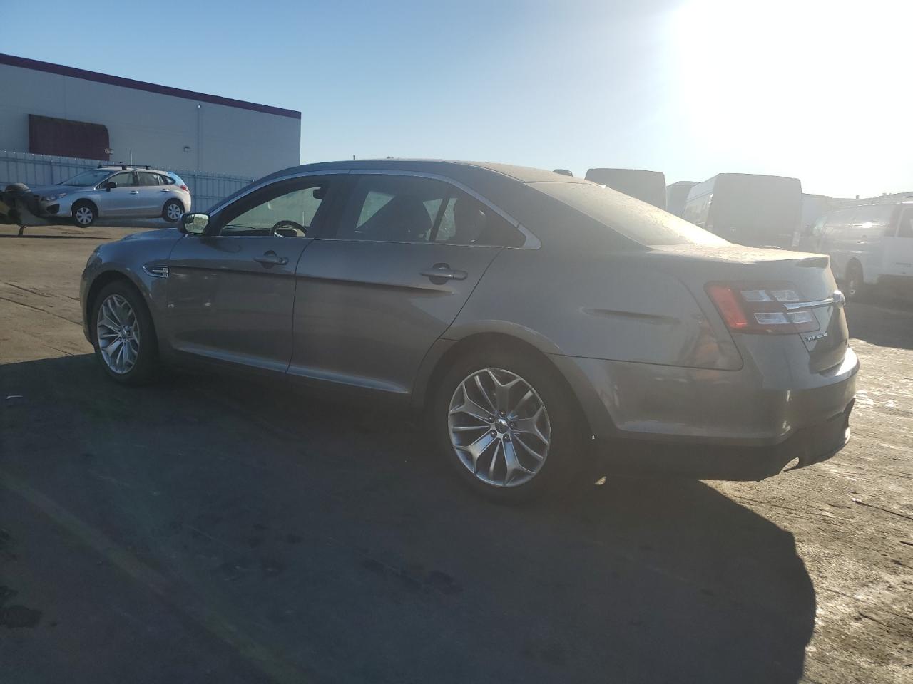 Lot #2986469256 2013 FORD TAURUS LIM