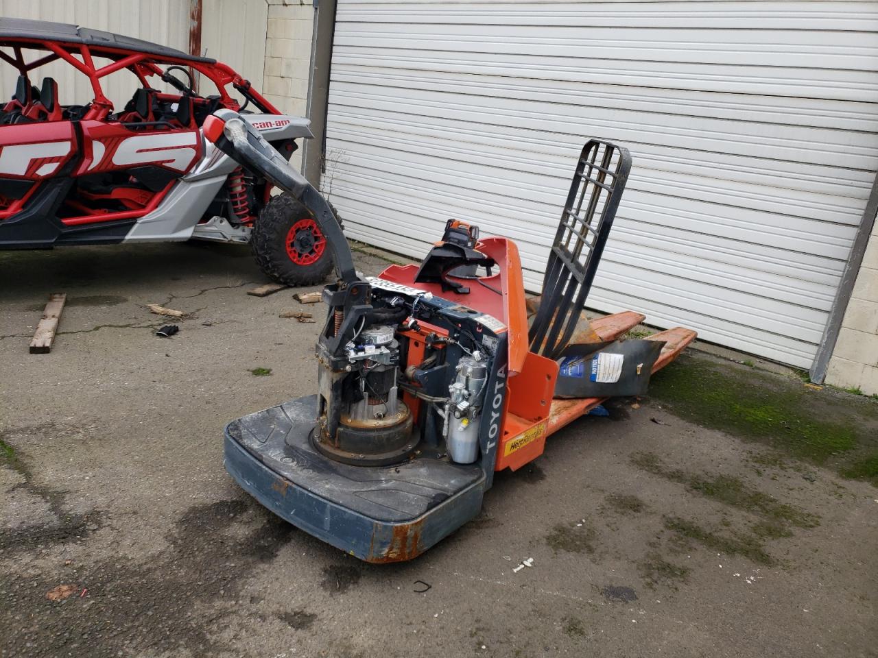 Lot #3024679573 2018 TOYOTA FORK LIFT